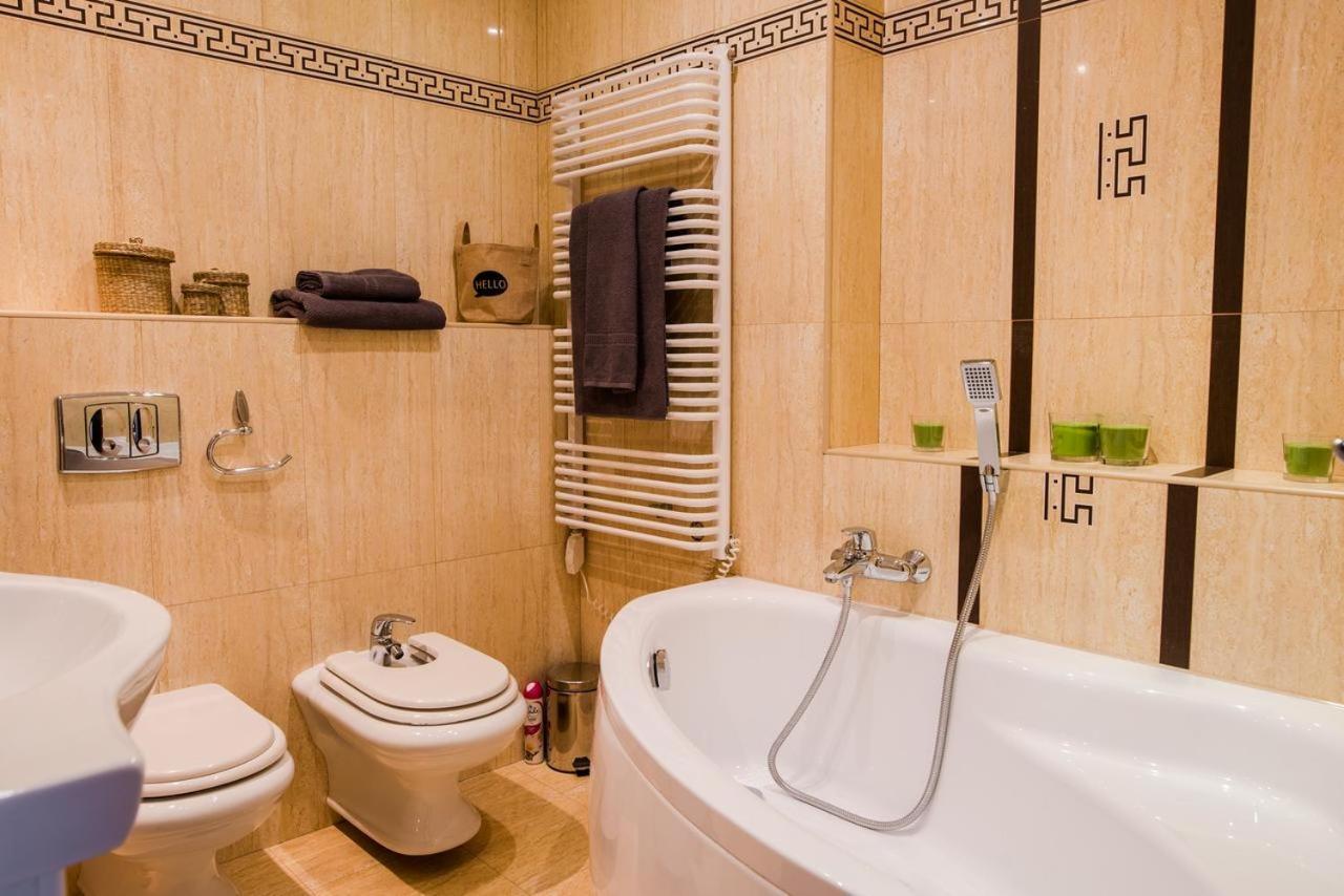 Halby Luxury Rooms Chmielna 73B Varsovia Exterior foto
