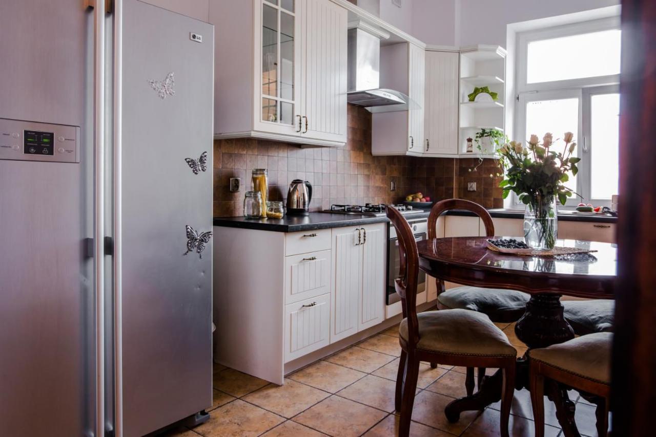 Halby Luxury Rooms Chmielna 73B Varsovia Exterior foto