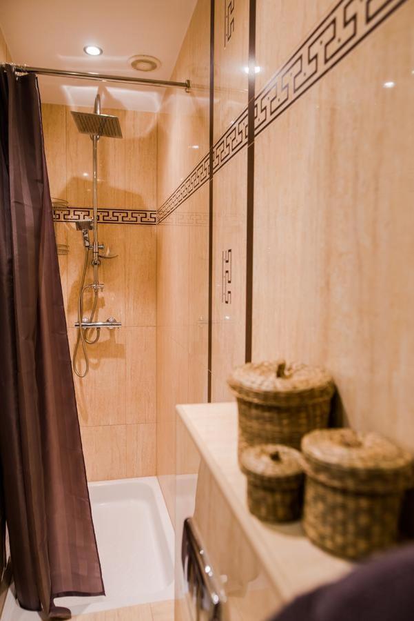 Halby Luxury Rooms Chmielna 73B Varsovia Exterior foto