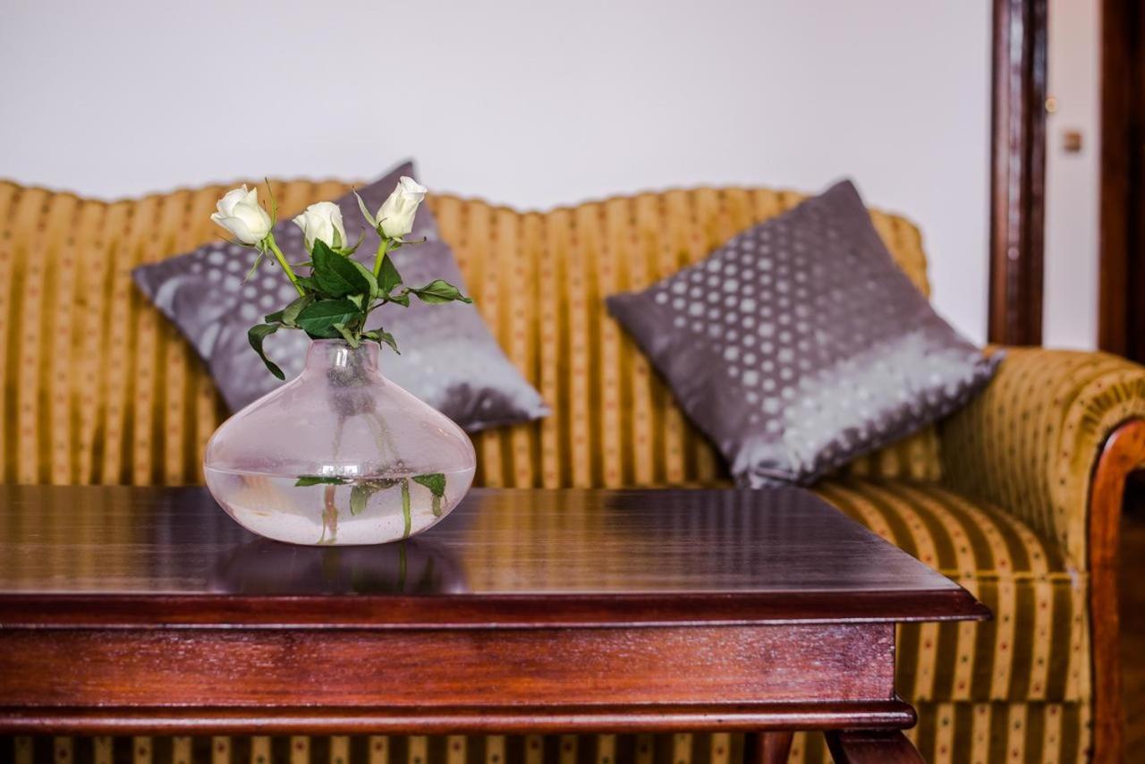 Halby Luxury Rooms Chmielna 73B Varsovia Exterior foto
