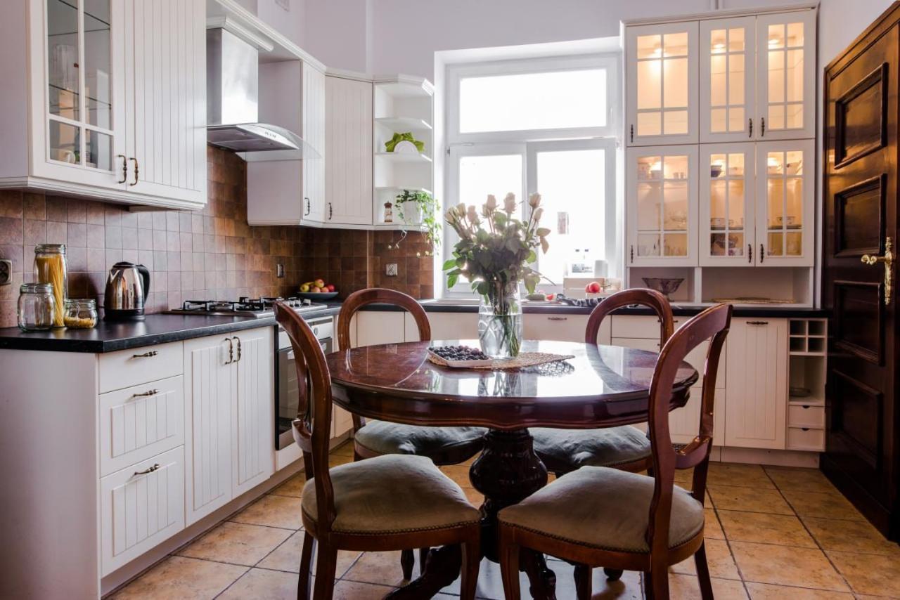 Halby Luxury Rooms Chmielna 73B Varsovia Exterior foto